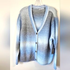 Blue 2x v Neck button sweater new 💙